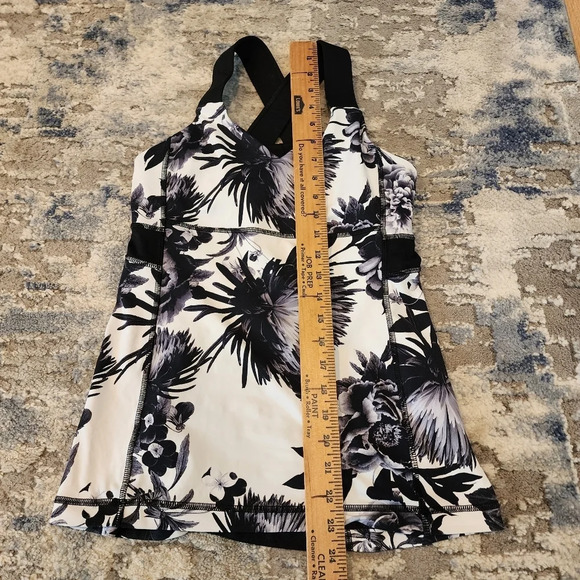 Lululemon Push Ur Limits Tank In Brisk Bloom Black White / Black. Women's Size 6 - Picture 6 of 15